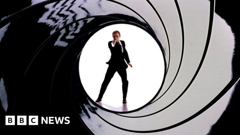 Джеймс Бонд в круге