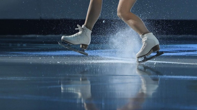 Коньки на льду