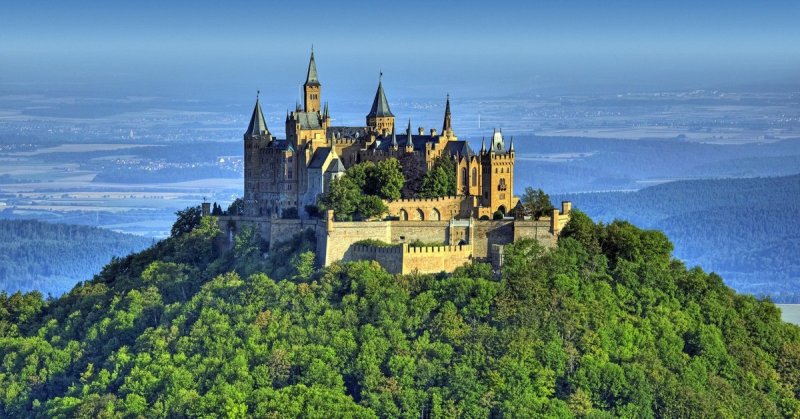 Замок-крепость Гогенцоллерн, Германия