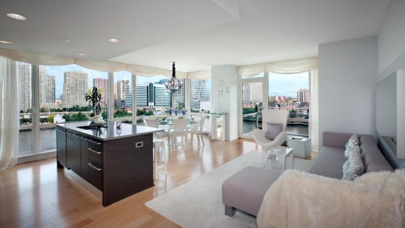 Кухня с панорамными окнами