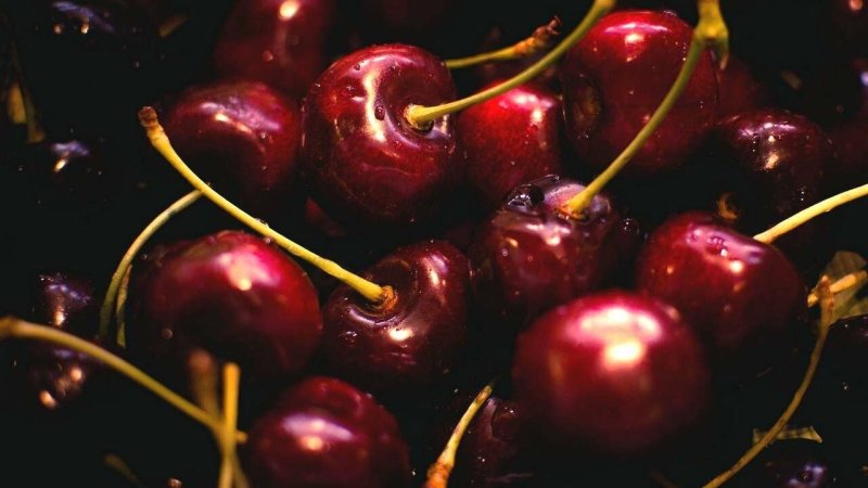 Черная вишня