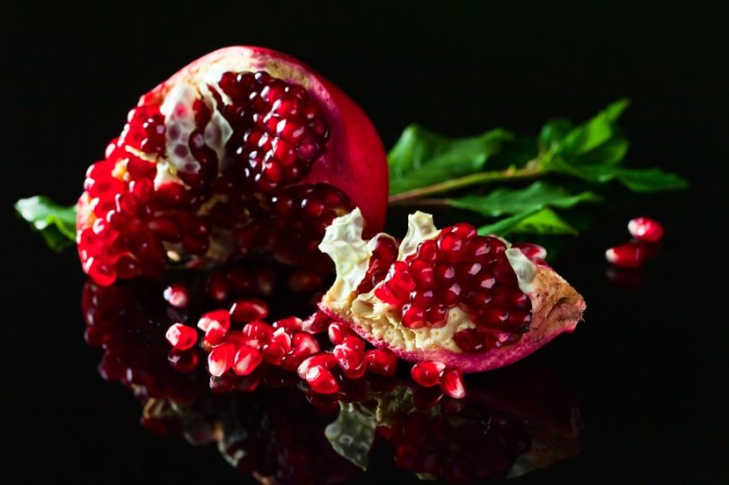 Спелый гранат