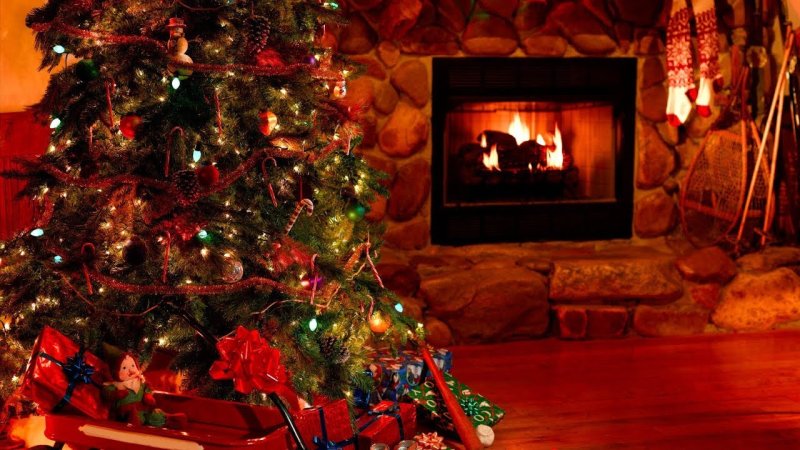 Новогодняя комната с елкой