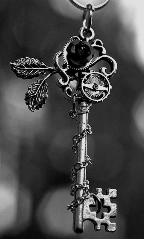 Готические подвески