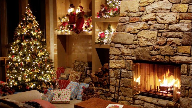 Новогодняя комната с камином