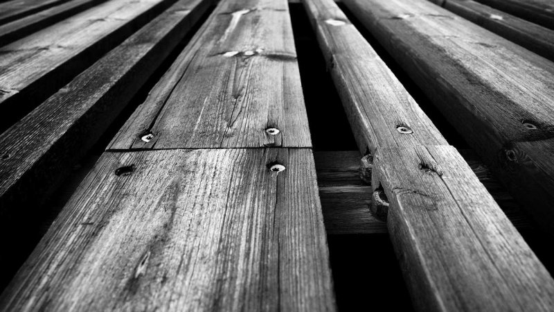 Серые доски