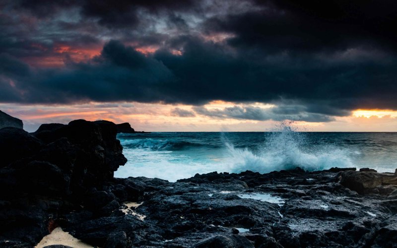 Темное море