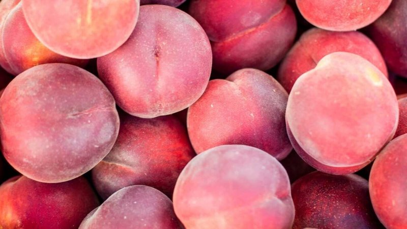 Розовый персик