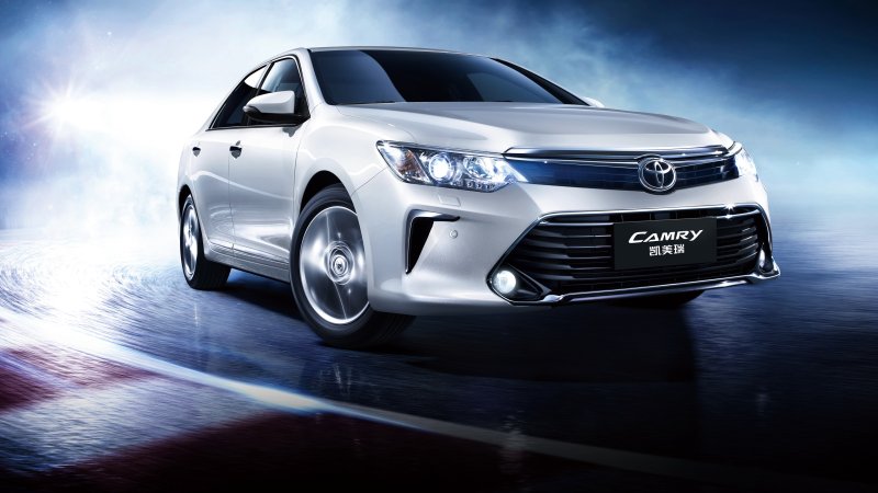 Toyota Camry 4
