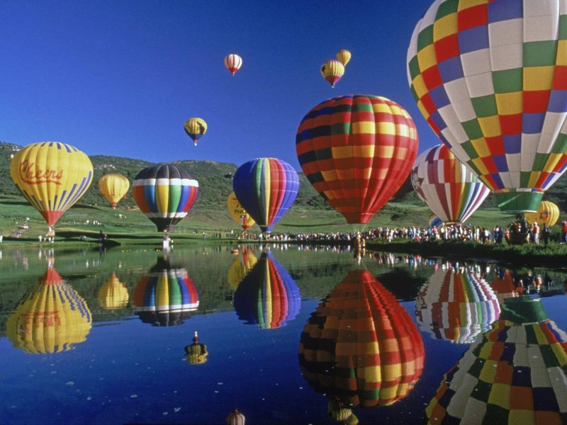 Воздушный шар с корзиной