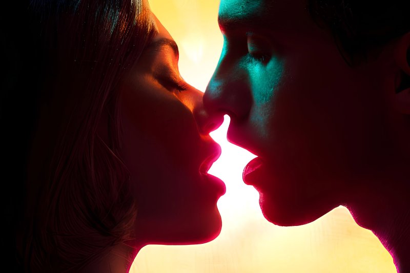 Страстный поцелуй