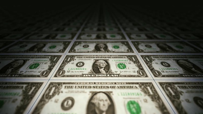 Много долларов