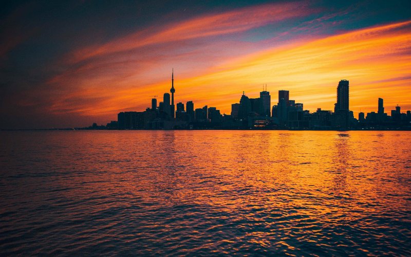 Закат в городе