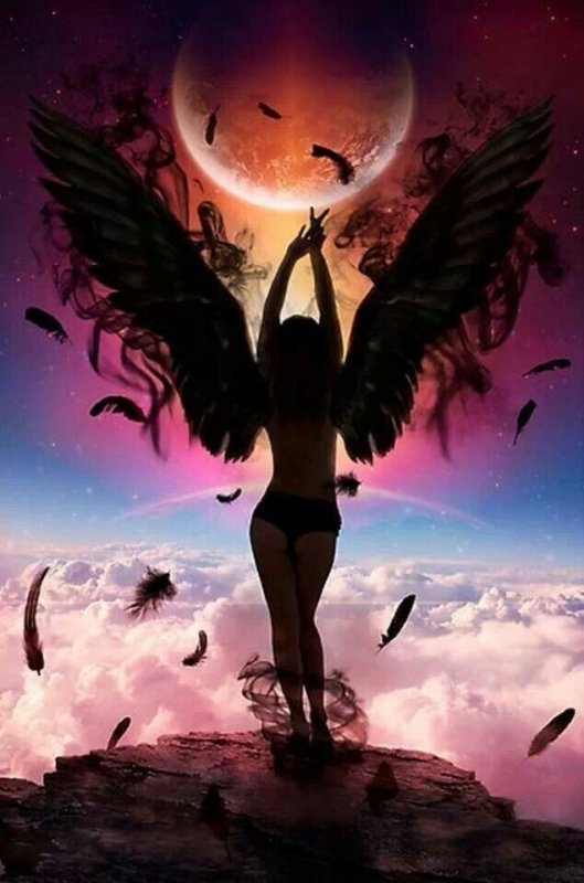 Девушка с крыльями