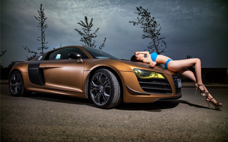 Ауди р8 с девушкой