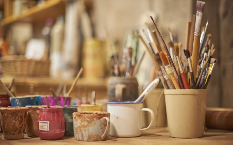 Кисти и краски