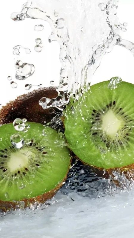 Фрукты в каплях