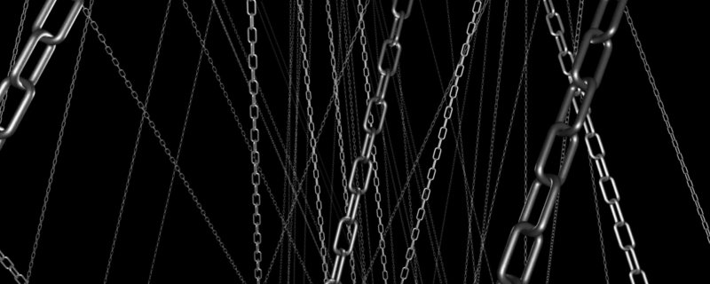 Цепи на черном фоне