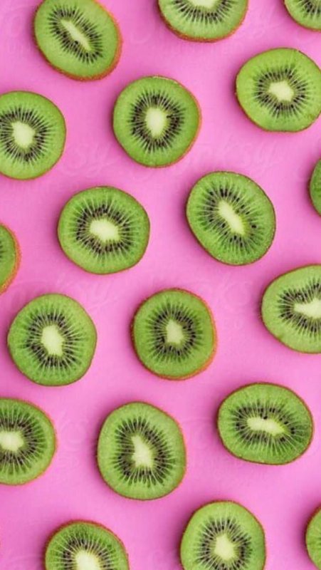 Фрукты на розовом фоне