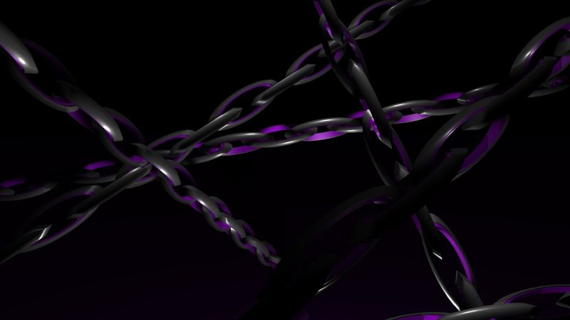 Цепи на темном фоне