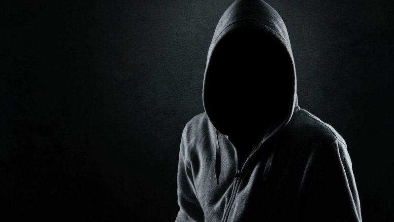 Парень в капюшоне