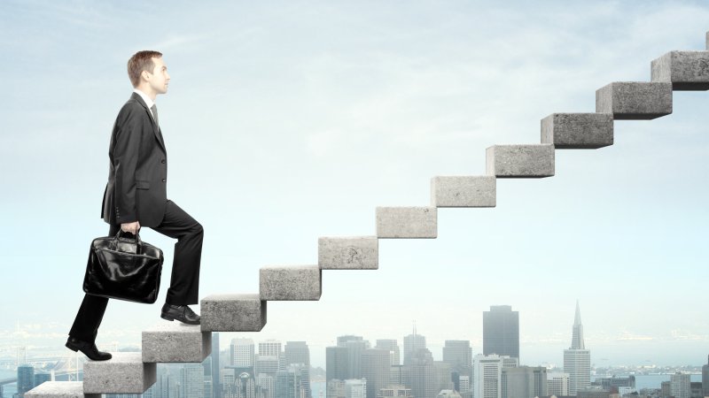 Человек на карьерной лестнице