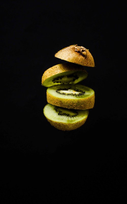 Черный фрукт