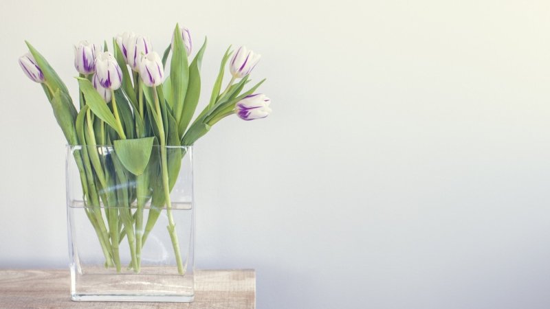 Стильные весенние букеты