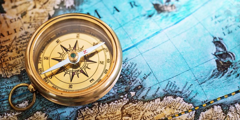 Карта мира с компасом