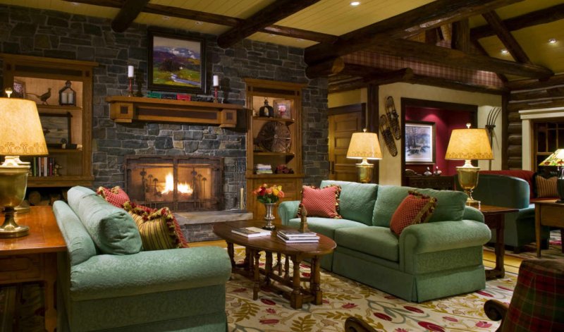 Уютная гостиная с камином