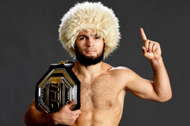 Хабиб Нурмагомедов в папахе