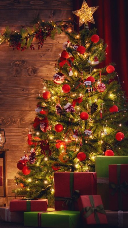 Подарки под ёлкой