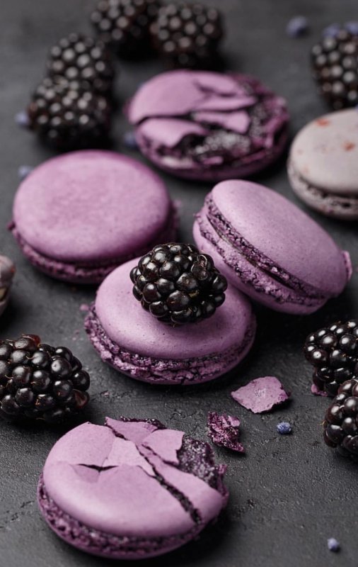 Макарунс черничный