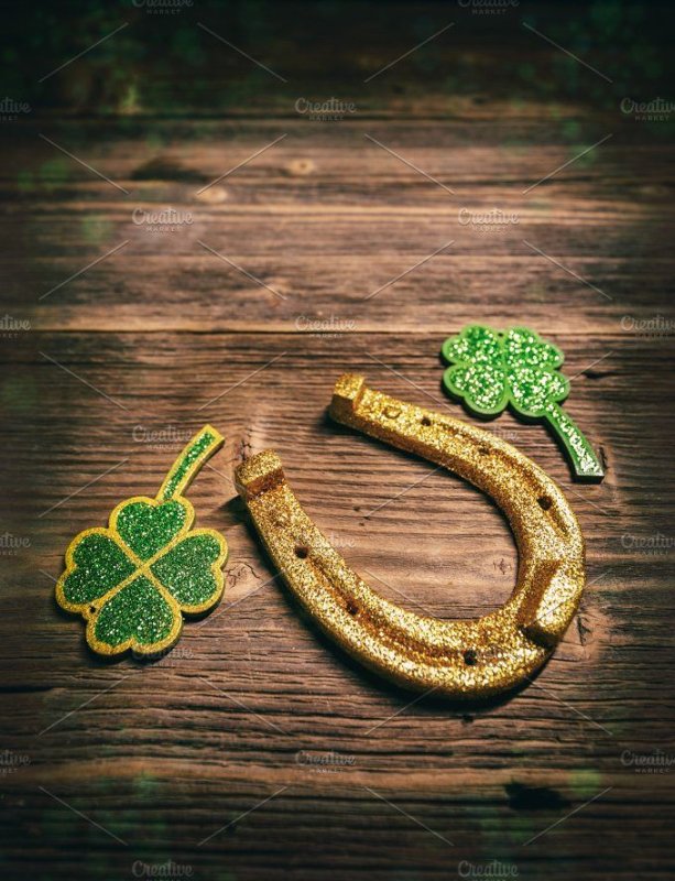 Подкова с клевером