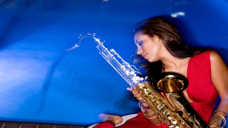 Фотосессия с саксофоном