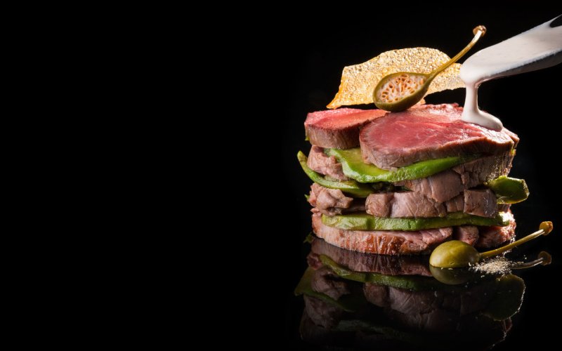 Еда на темном фоне