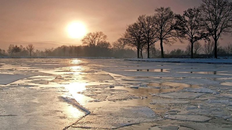 Ранняя Весна солнце