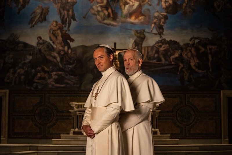 Молодой папа Кардинал Войелло