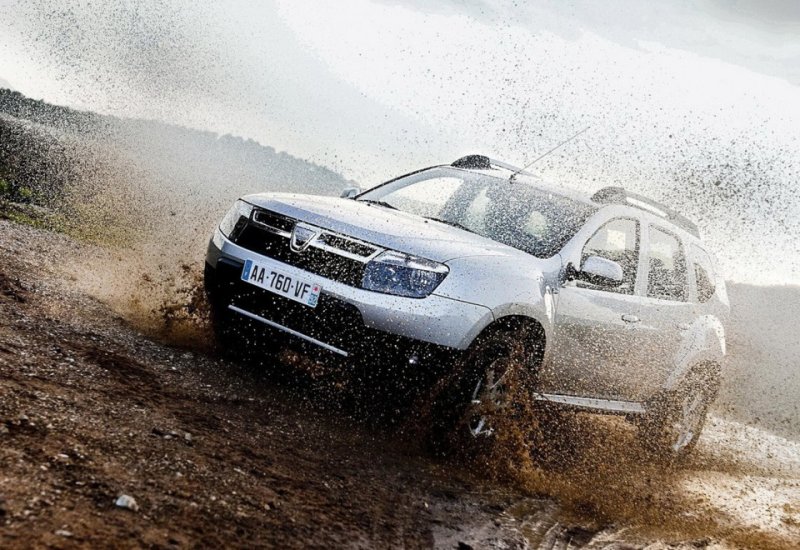 Рено Дастер в грязи