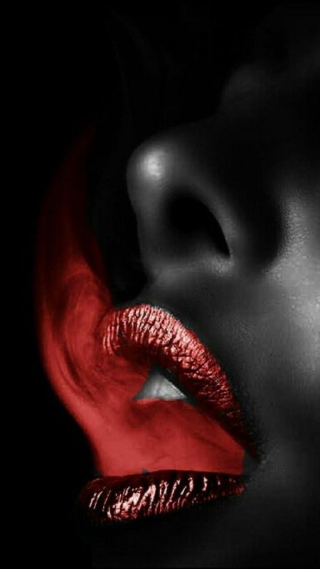 Губы девушки