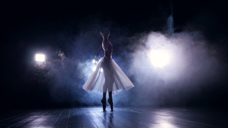Балерина в темноте