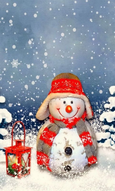 Снеговик красивый