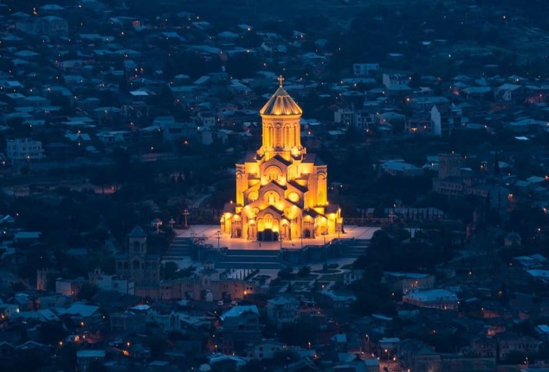 Церковь Самеба в Тбилиси