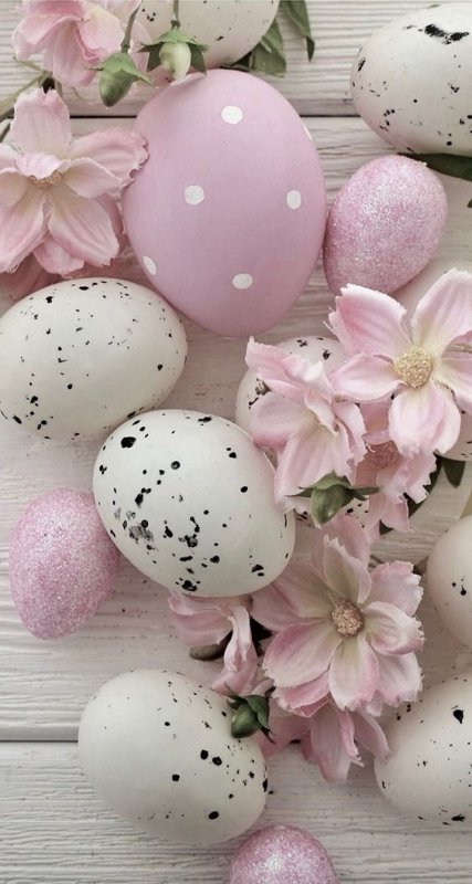 Пасхальные яйца розовые