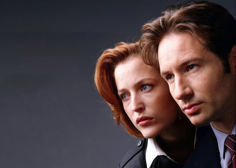 Дана Скалли и Фокс Малдер Постер