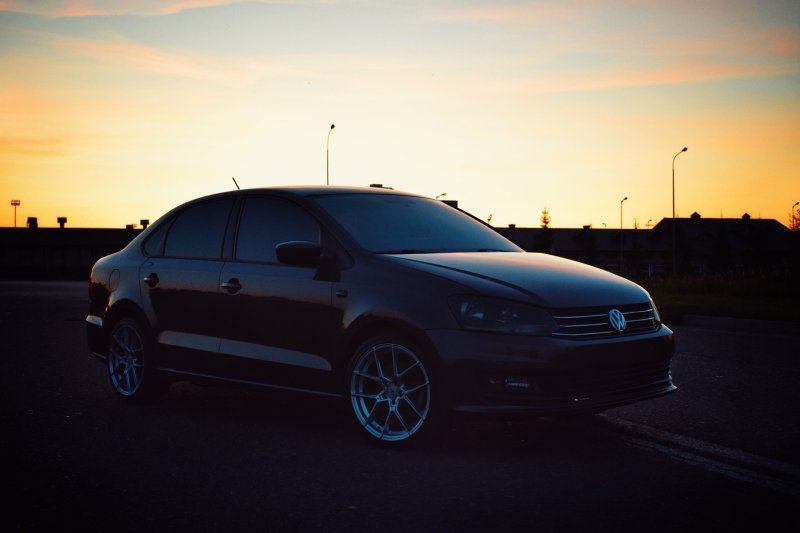 VW Polo на 17 дисках