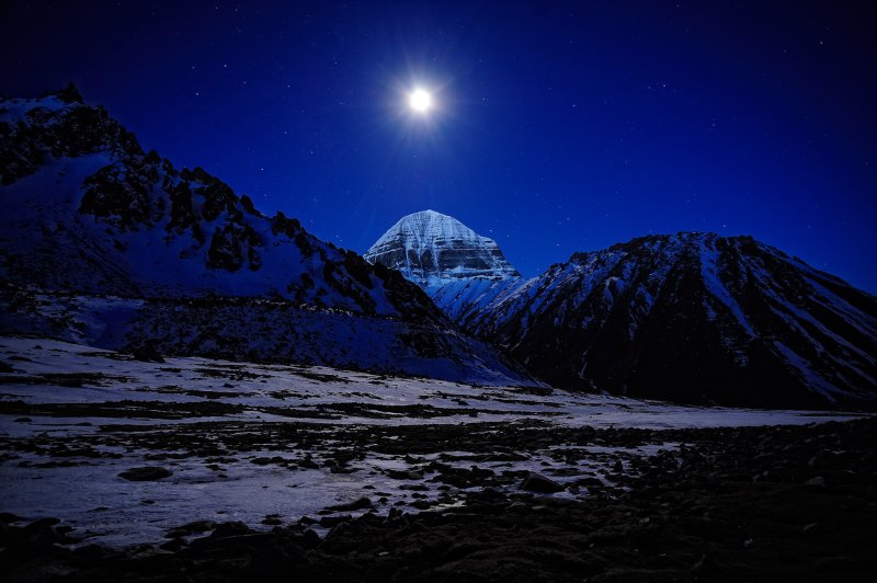 Гора Кайлас свечение