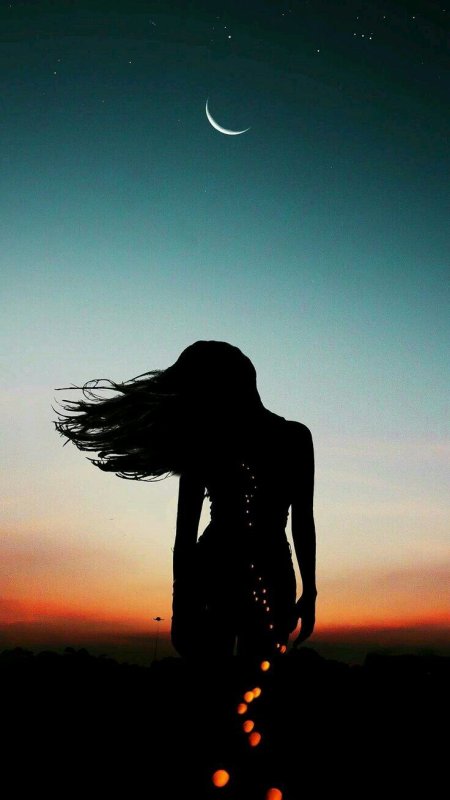 Красивый силуэт девушки