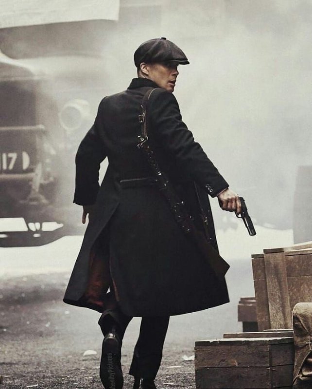 Томми Шелби в пальто