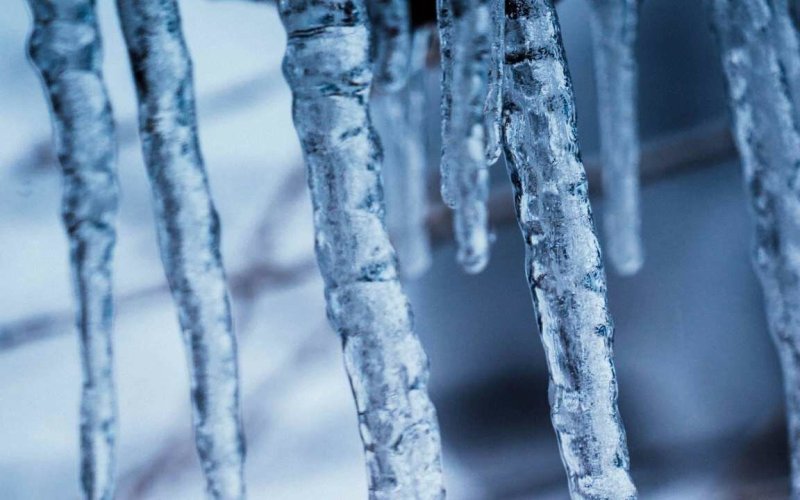 Сосульки весной